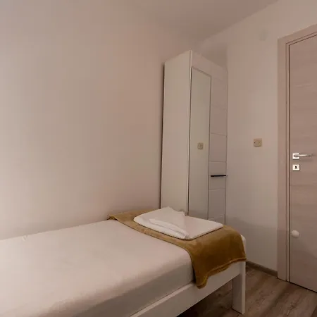 Apartments Limia Pula Exterior photo