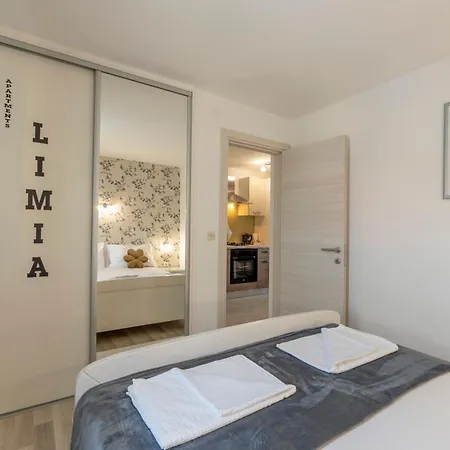 Apartments Limia Pula Exterior photo