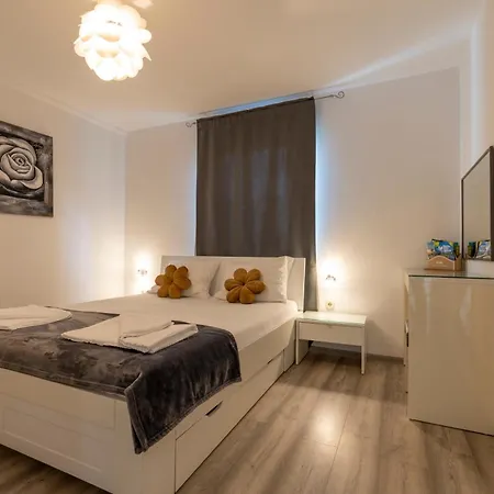 Apartments Limia Pula Exterior photo